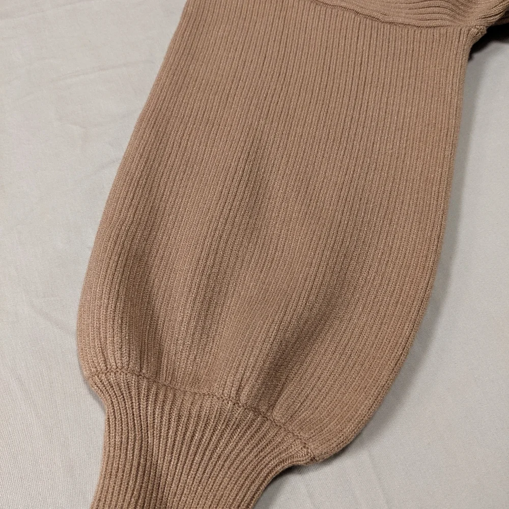 Moodie mock neck balloon sleeve sweater- size large